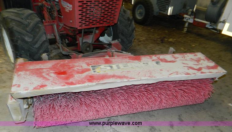 image for item BQ9976 1989 Steiner 525 4WD tractor