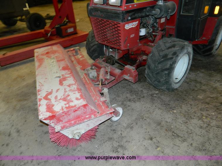 image for item BQ9976 1989 Steiner 525 4WD tractor