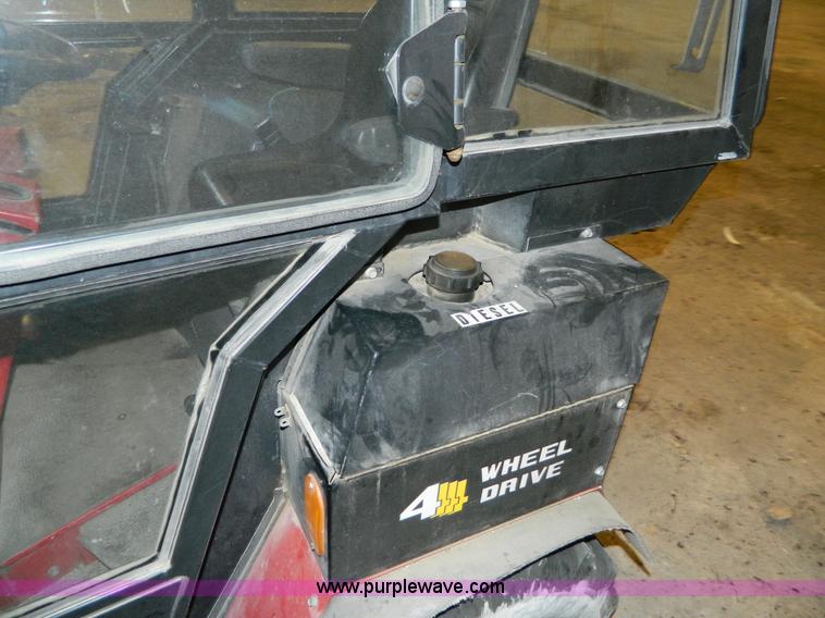 image for item BQ9976 1989 Steiner 525 4WD tractor