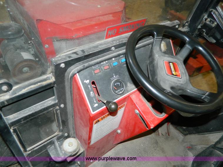 image for item BQ9976 1989 Steiner 525 4WD tractor