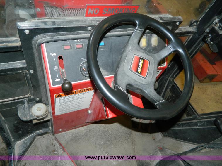 image for item BQ9976 1989 Steiner 525 4WD tractor