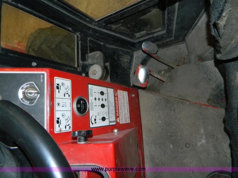 image for item BQ9976 1989 Steiner 525 4WD tractor