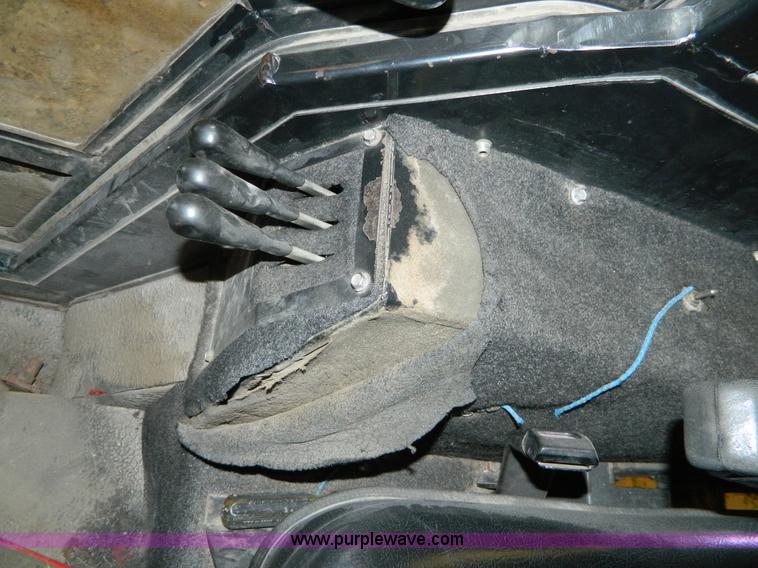 image for item BQ9976 1989 Steiner 525 4WD tractor