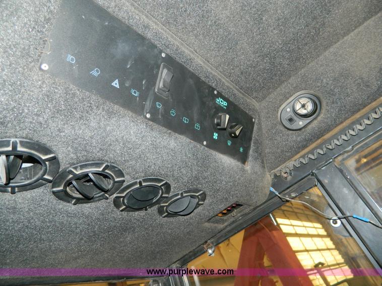 image for item BQ9976 1989 Steiner 525 4WD tractor