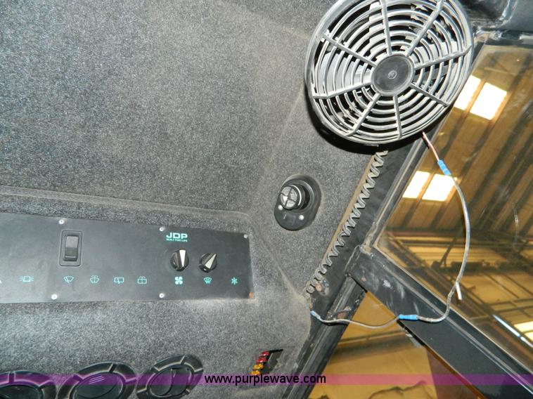 image for item BQ9976 1989 Steiner 525 4WD tractor