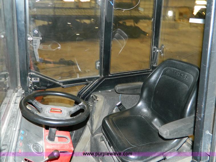 image for item BQ9976 1989 Steiner 525 4WD tractor