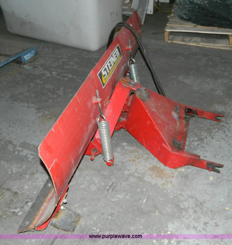 image for item BQ9976 1989 Steiner 525 4WD tractor