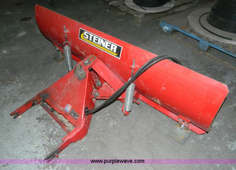 image for item BQ9976 1989 Steiner 525 4WD tractor