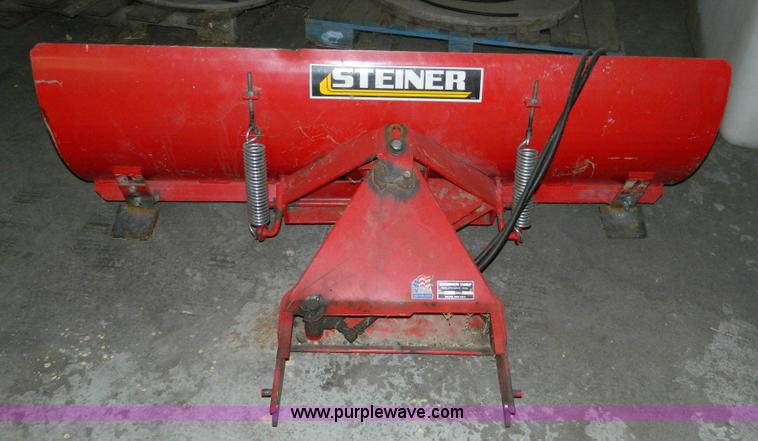 image for item BQ9976 1989 Steiner 525 4WD tractor