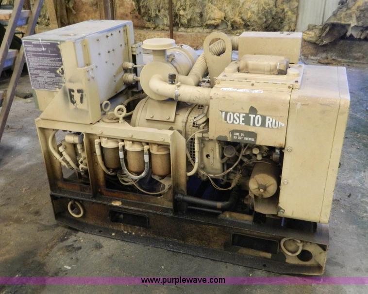 image for item BQ9979 1986 US Army MEP002A generator