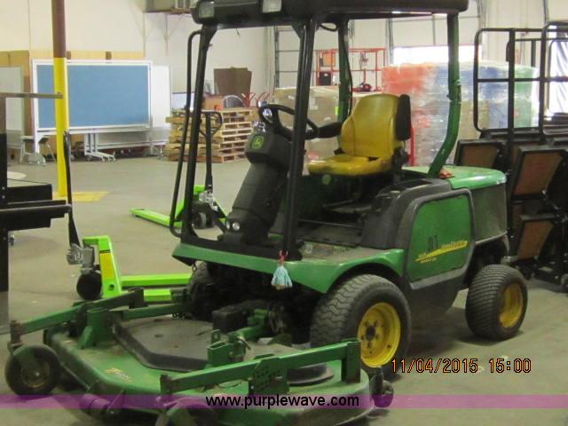 image for item E1098 John Deere 1445 mower