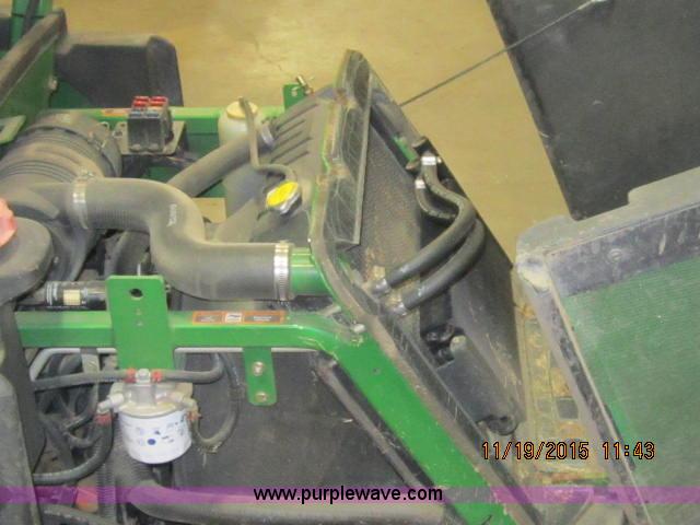 image for item E1098 John Deere 1445 mower