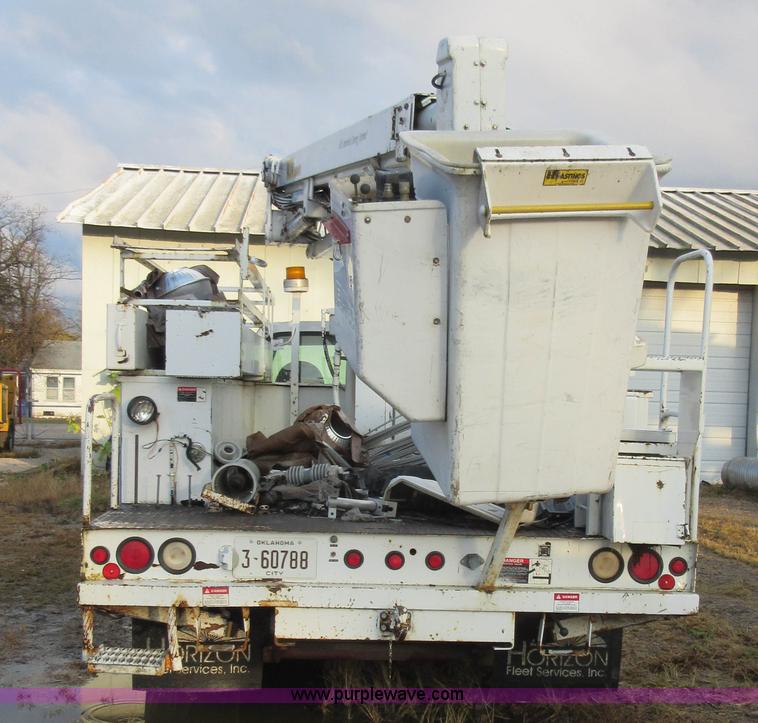 image for item I1857 2000 Ford F550 bucket truck