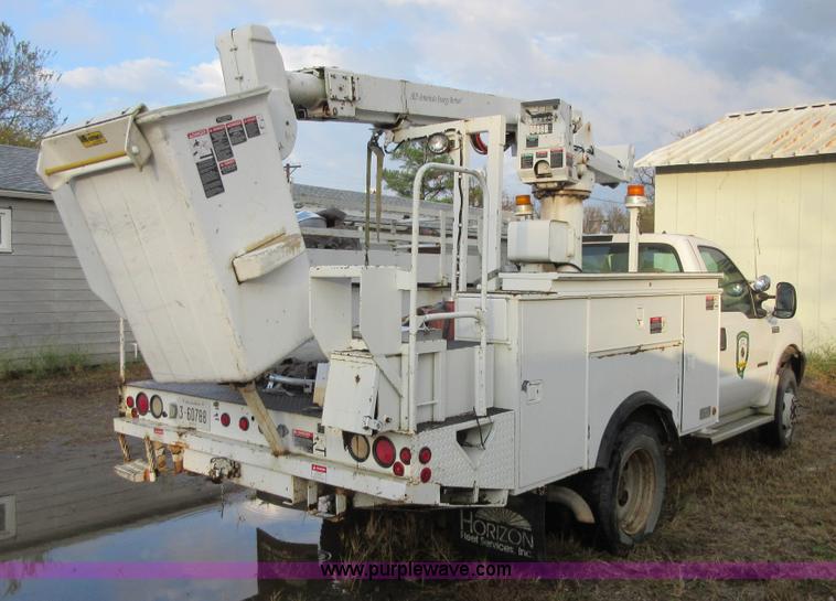 image for item I1857 2000 Ford F550 bucket truck