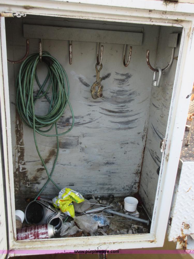 image for item I1857 2000 Ford F550 bucket truck