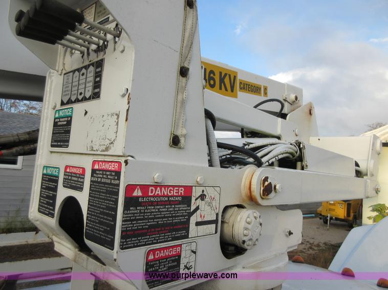 image for item I1857 2000 Ford F550 bucket truck