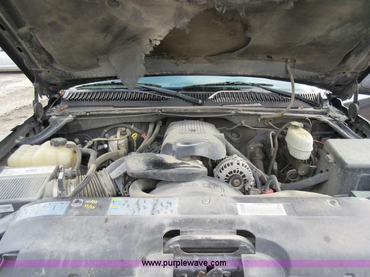 image for item I6321 2003 Chevrolet Silverado 1500HD Crew Cab pickup truck