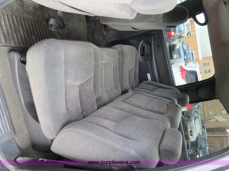 image for item I6321 2003 Chevrolet Silverado 1500HD Crew Cab pickup truck