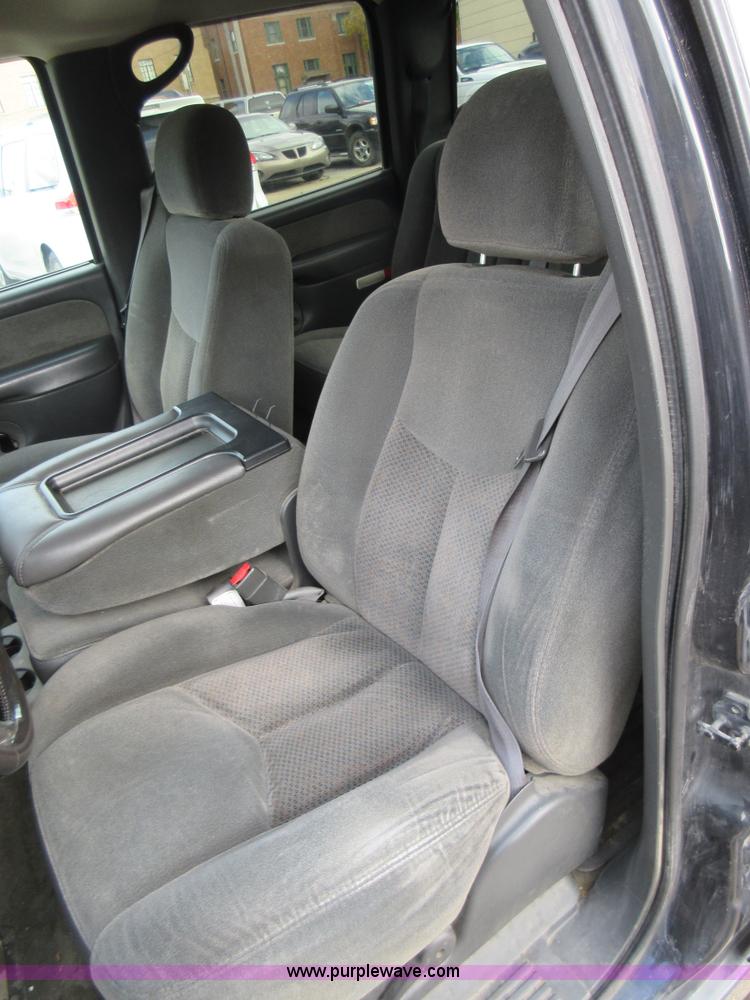 image for item I6321 2003 Chevrolet Silverado 1500HD Crew Cab pickup truck