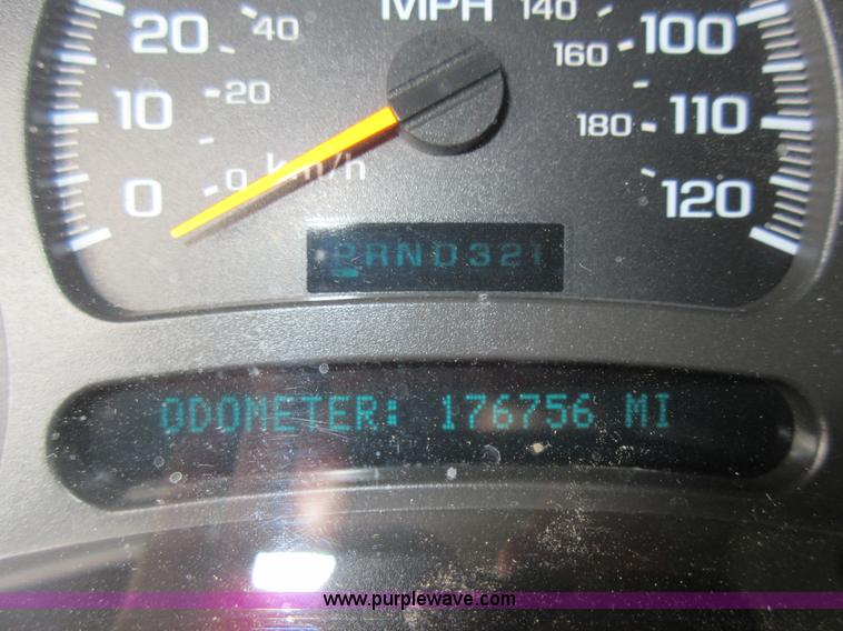 image for item I6321 2003 Chevrolet Silverado 1500HD Crew Cab pickup truck