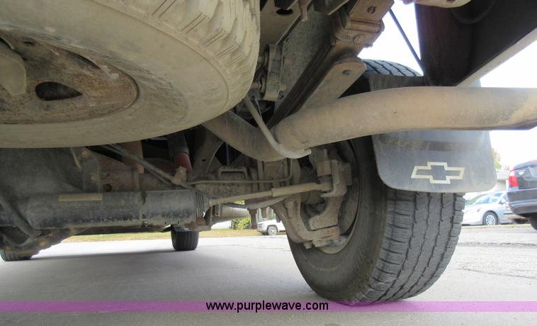 image for item I6321 2003 Chevrolet Silverado 1500HD Crew Cab pickup truck