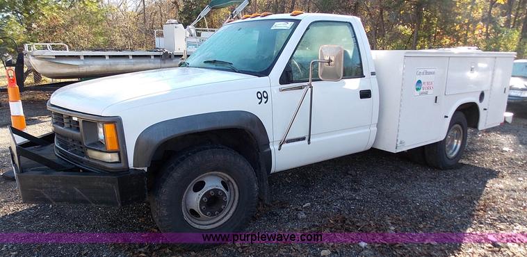image for item J2691 1994 Chevrolet Cheyenne 3500 utility truck