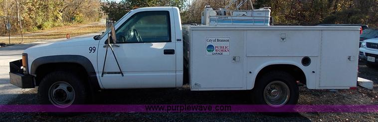 image for item J2691 1994 Chevrolet Cheyenne 3500 utility truck