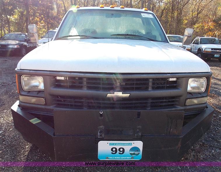 image for item J2691 1994 Chevrolet Cheyenne 3500 utility truck