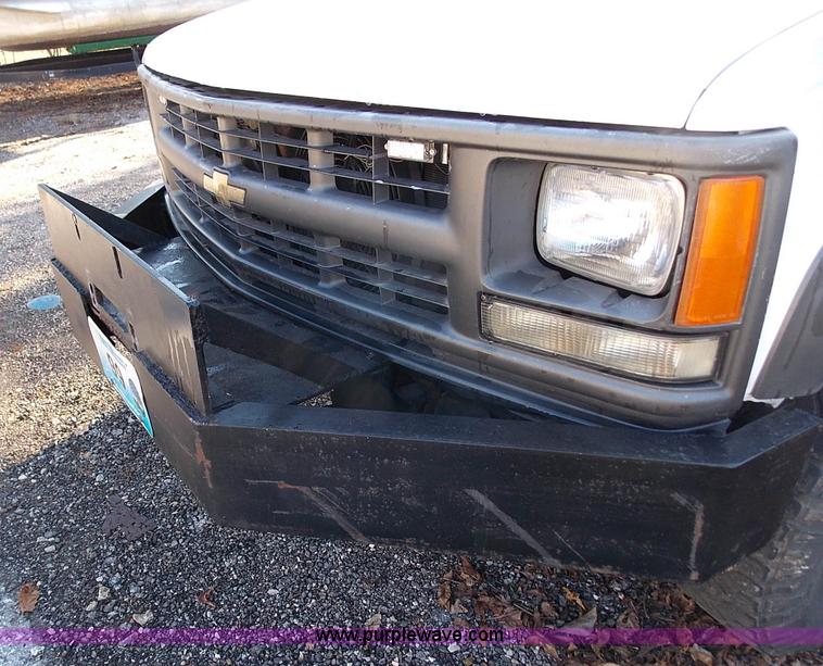 image for item J2691 1994 Chevrolet Cheyenne 3500 utility truck