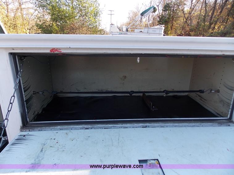 image for item J2691 1994 Chevrolet Cheyenne 3500 utility truck