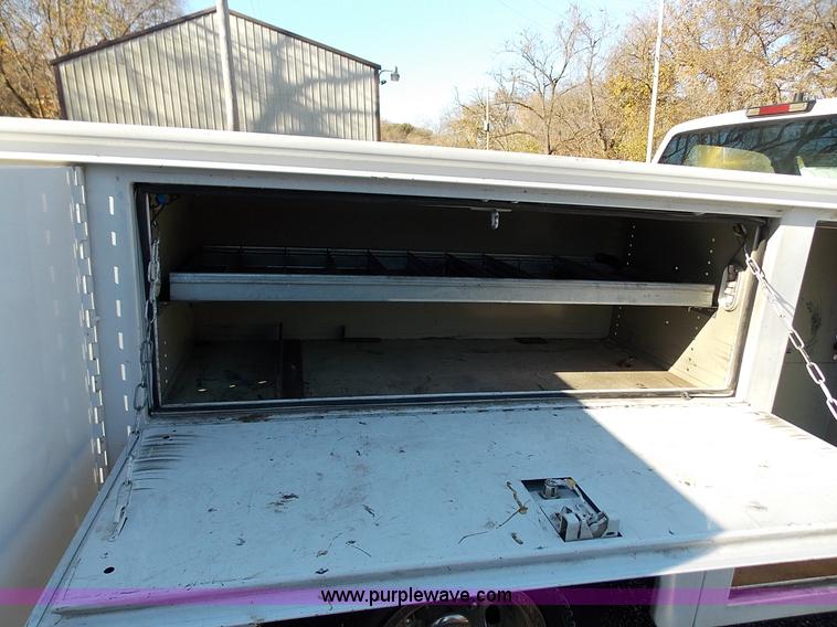 image for item J2691 1994 Chevrolet Cheyenne 3500 utility truck