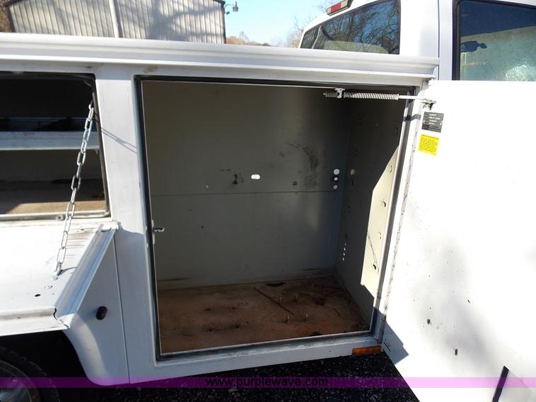 image for item J2691 1994 Chevrolet Cheyenne 3500 utility truck