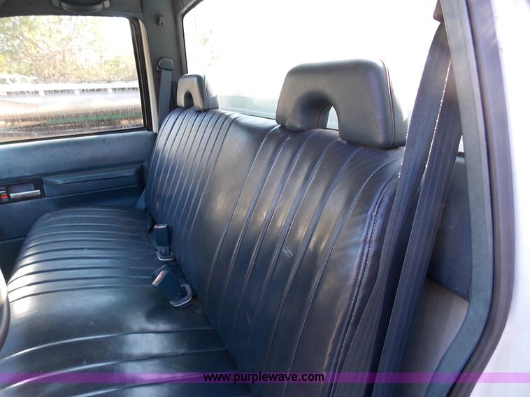 image for item J2691 1994 Chevrolet Cheyenne 3500 utility truck