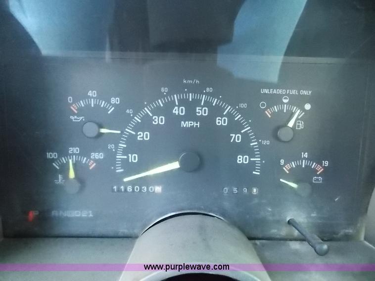 image for item J2691 1994 Chevrolet Cheyenne 3500 utility truck