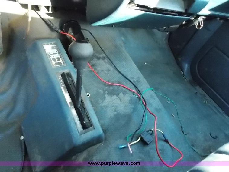 image for item J2691 1994 Chevrolet Cheyenne 3500 utility truck