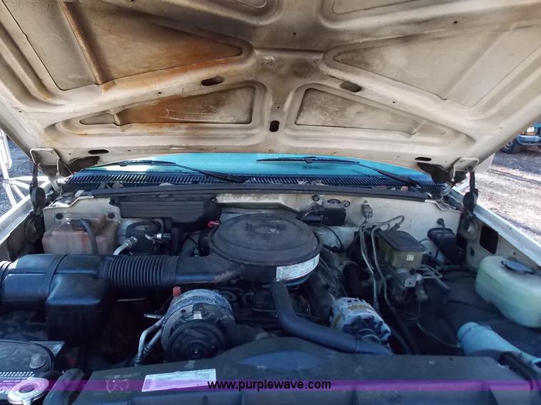 image for item J2691 1994 Chevrolet Cheyenne 3500 utility truck