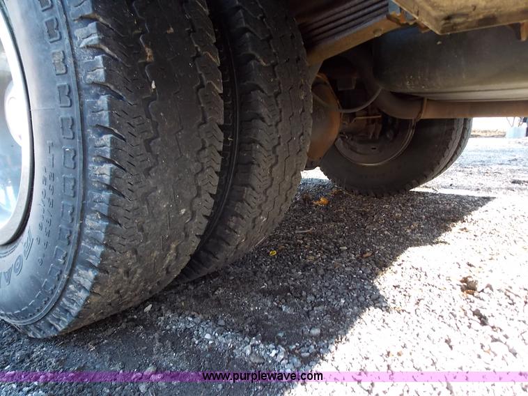 image for item J2691 1994 Chevrolet Cheyenne 3500 utility truck