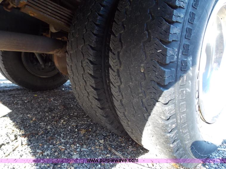 image for item J2691 1994 Chevrolet Cheyenne 3500 utility truck