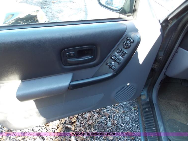 image for item J2692 1998 Jeep Cherokee Sport SUV