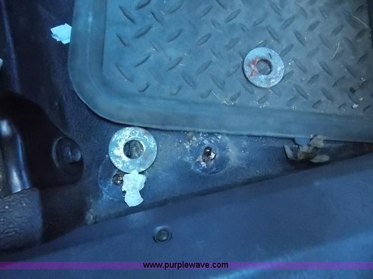 image for item J2692 1998 Jeep Cherokee Sport SUV