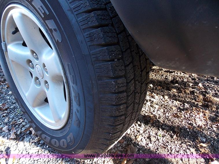 image for item J2692 1998 Jeep Cherokee Sport SUV