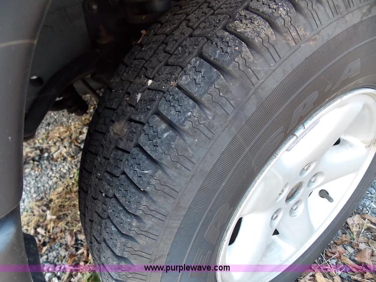 image for item J2692 1998 Jeep Cherokee Sport SUV