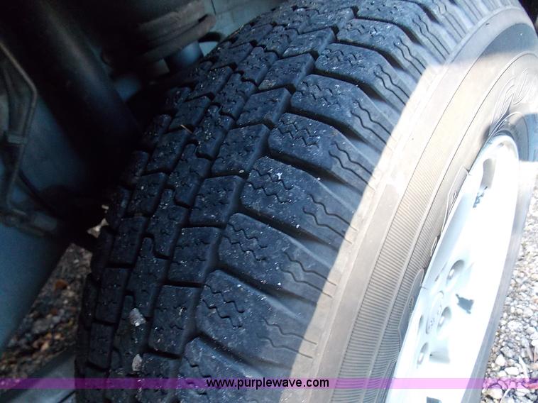 image for item J2692 1998 Jeep Cherokee Sport SUV