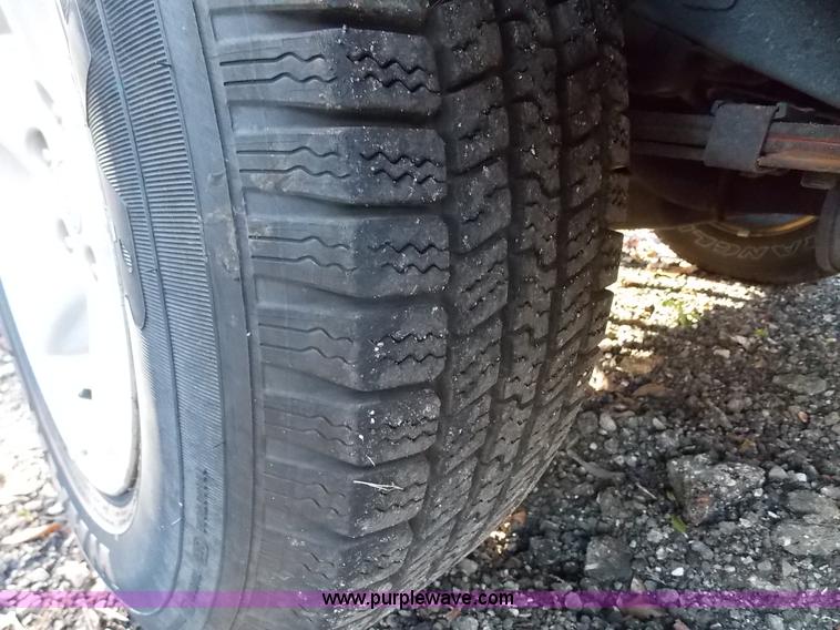 image for item J2692 1998 Jeep Cherokee Sport SUV