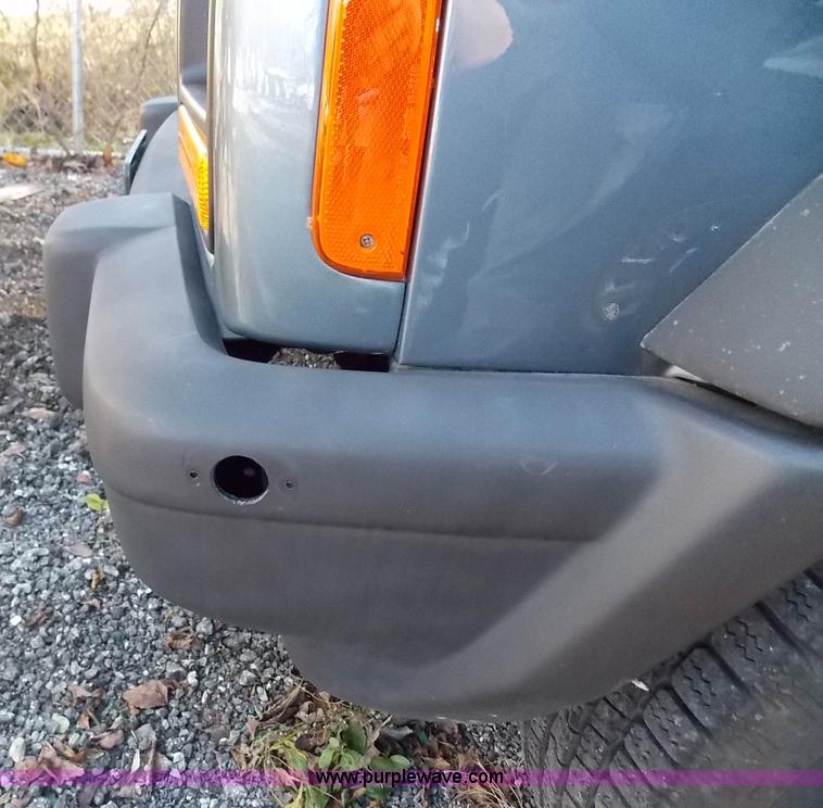 image for item J2692 1998 Jeep Cherokee Sport SUV