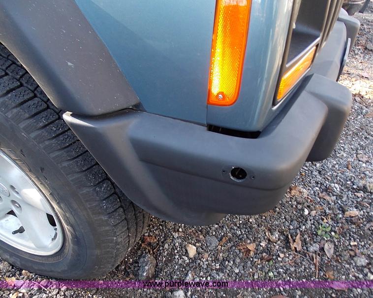 image for item J2692 1998 Jeep Cherokee Sport SUV