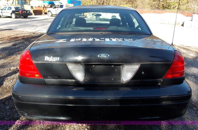 image for item J2693 2005 Ford Crown Victoria Police Interceptor