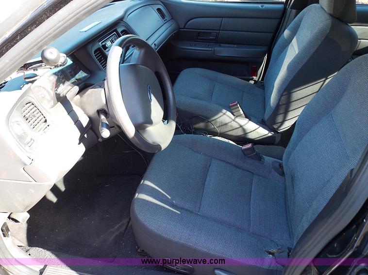 image for item J2693 2005 Ford Crown Victoria Police Interceptor