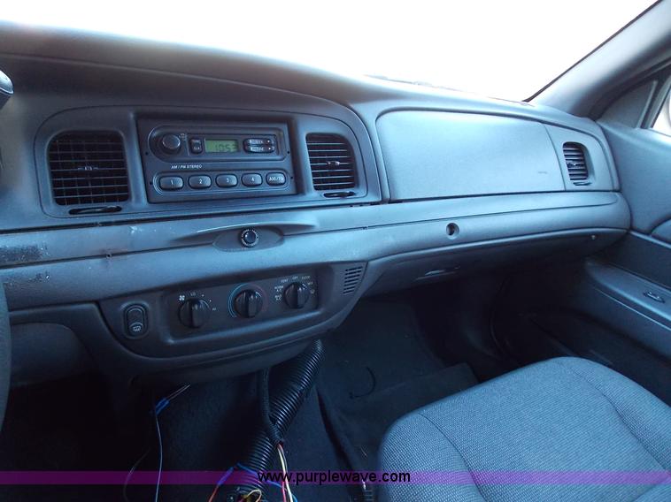 image for item J2693 2005 Ford Crown Victoria Police Interceptor