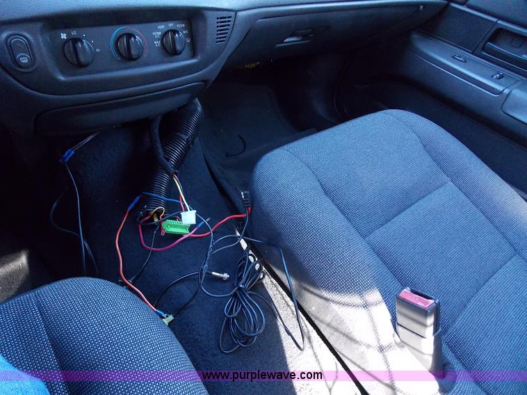 image for item J2693 2005 Ford Crown Victoria Police Interceptor